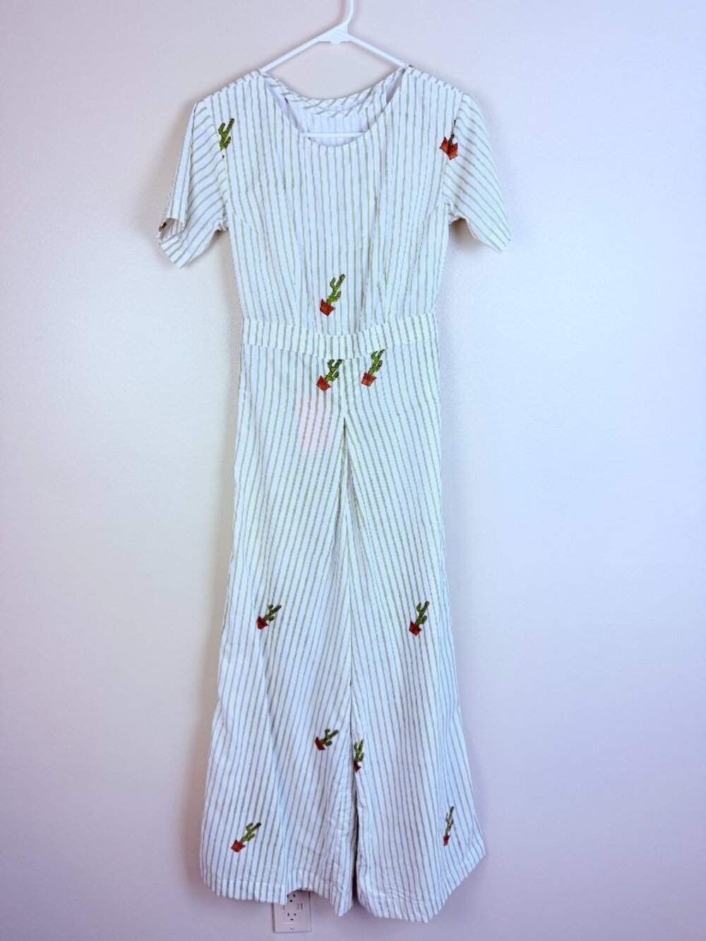 NWT Fancy Pastels Cactus Print Open Back Jumpsuit Size S